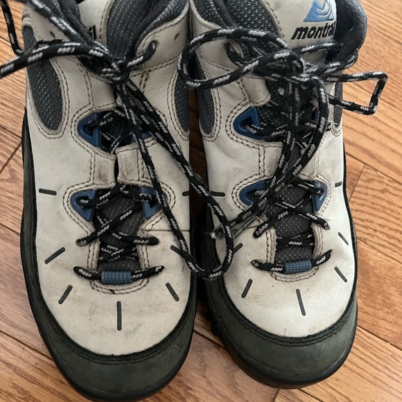 [US9.5]Montrail Women's Terra-Flex Tan Nubuck & Mesh Lace-up Hiking Boots - Picture 2 of 5